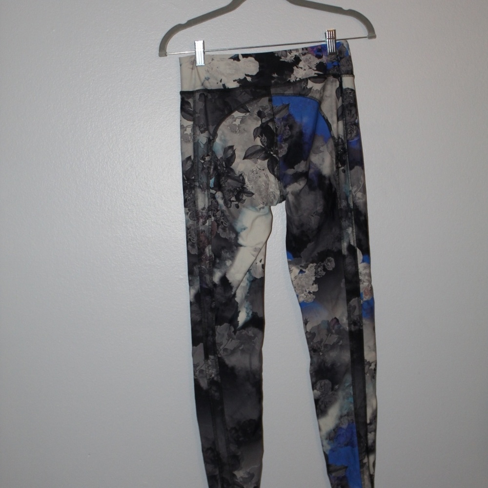 2x$20 Nasty gal leggings black white blue  medium - Picture 3 of 6